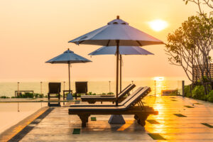 South Africa vs. USA sun umbrella manufacturers Büyük Güneş Şemsiyesi Otel Türkiyedeki şemsiye üretici firmaları-patio umbrella manufacturer sun parasol umbrella for sun with sunbed cushions